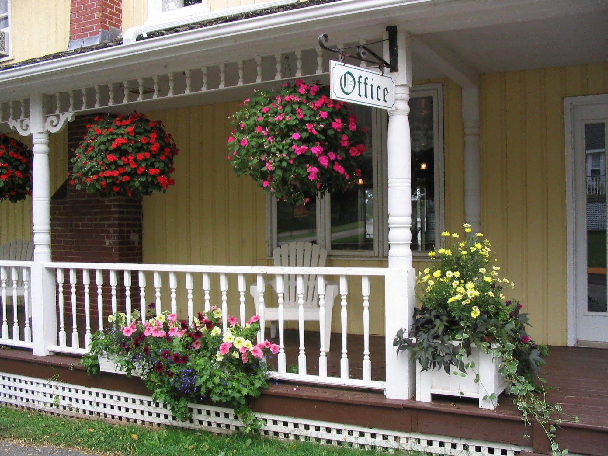 Shining Waters Country Mini-hôtel 3*